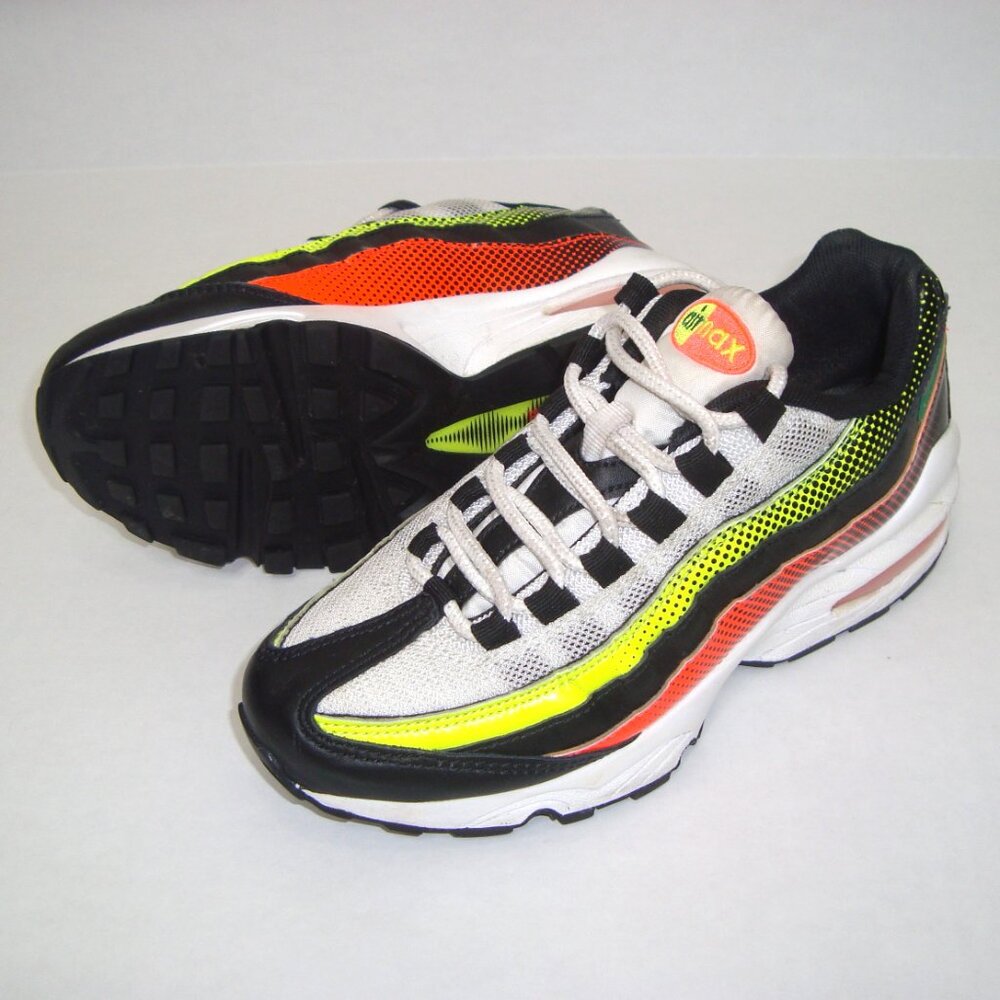 NIKE Air Max 95 RF 'Neon Collection Size 5Y (AV5831-001)